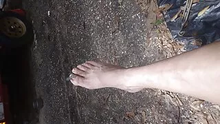 Meat and feet. Nuts and butt. A freak au natural complete with arches and not much starches