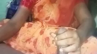 Desi aunty handjob in hotal room