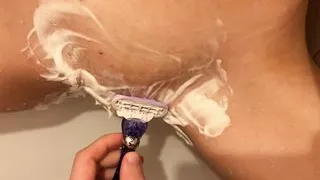 I asked my stepbrother to shave my pussy. It was so sexy so he fuck me in bath