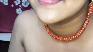 Indian Nude Desi Cute Lips gets Lipstick and Bhabhi's Sexy Feet Legs gets Red Nail Polish. Enjoy her Hairy Pussy