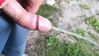 Cicci77 is without panties and Pedro is cold, but he still comes out of his warm habitat to make pee !!