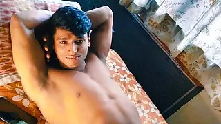 Hot mascular bodybuilder masterbation on tha bed