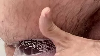 Grosse bouteille de gel douche dans ma chatte