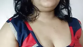 Sexy Rii having selfie short 1