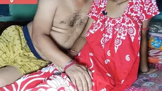 Indian bangali pinki vabi ko subha subha davor ne javardast choda or lund ka pani chut upper dala