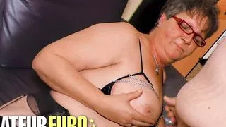 Mature BBW Loves Getting Her Pussy Licked And Fucked By Husband - AMATEUR EURO