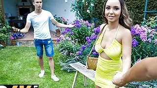 HUNT4K. Wanted to Save His Girlfriend from Creampie -- all He Got was Tip