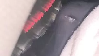 Der Subwoofer hämmert hart auf meinen Schwanz