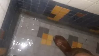 Hey this hotel bathroom is real nasty lol