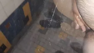 Ich versuche, mich in der verdammten Dusche zu rasieren lol