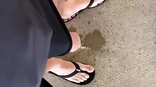 XXL Huge Cock pissing while running