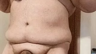 Mofo2121 shakes his cock pump