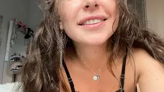 young milf cums clit vacuum