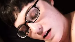 Amateur Vivian Lavey sucks cock for cumshot