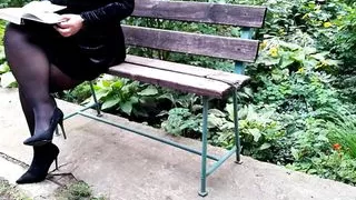 MILF reaction to public masturbation