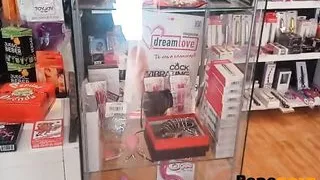 Exhibitionist babe dreams to be fucked in a changing room... And she's finally doing it!