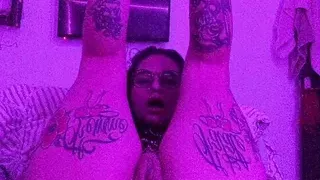 doing my anal gape with a dildo