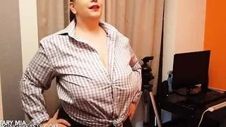 Gorgeous secretary with huge tits and thick body