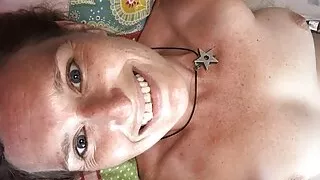 Schnelles, freches Wichsen vor dem Duschen