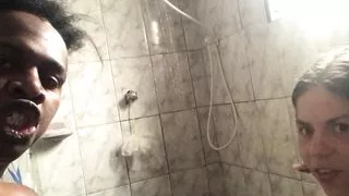 Pegando safadinha no banheiro