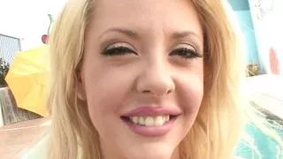 Lesbians Courtney Taylor and Scarlett Wild lesbian sex