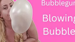 Bubble gum blowing bubbles hot blonde milf michellexm