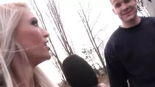 Nimm dieses Mikrofon!