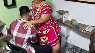 I fuck the employee in the office