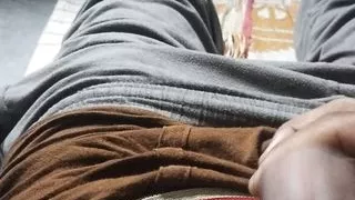 Room mein muth mar chudai karne laga aunty ki