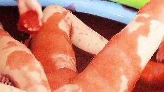 Lesben having fun in tiny Swimmingpool