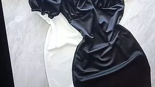 Brünette Milf betrügt ihren Mann mit dem Besitzer eines gewaltigen Schwanzes