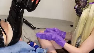 What a surprise!!! the slut gets opened with a wonderful Fist!!!!