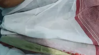 neighbor aunty was showing big boobs by raising her saree - desi sex