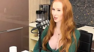 Lenina Crowne went from ugly to hawt!