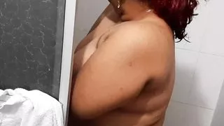 I spy on my aunt while she takes a shower