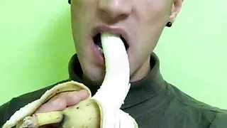 Eating food fetish - Chewing banana with crunchy sound
