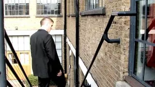 Jenny auf dem Weg zu Ihrem ersten Dreier