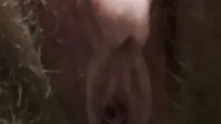 The anticipation of peeing (piissing on camera)