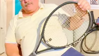 Tennis Daddy has biggest handsfree at end! Incredible