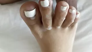 Cum on Latina toes