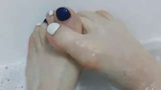 Foot fetish from Mistress Lara in her private bathroom