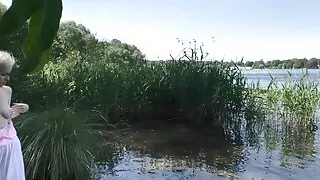 Ich bin nicht so eine! Spontaner Fick am See mit blondem Girl (18)