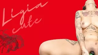 Ligia riding her clear dildo using hitachi until squirt a big jet, pure delight