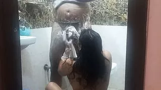 Desi londa & Aarti Delhi, Bathroom me patni ki behan ko choda hindi video clear voice