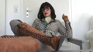 Lady Victoria Valente: Fuck the boot cunt