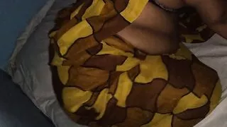 Hot video of desi chachi in saree blouse swinging her hot ass and flaunting big tits