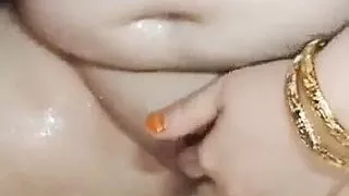 Anjali bhabhi ki kuwari chut ki safai