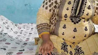 Neighbor boy Pakistani desi hot aunty Ki Chudai - Aria Mia (Hindi coda cudi)