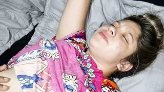 I wake up my stepsister to suck her delicious pussy