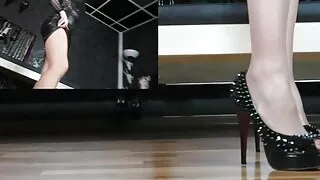 Lady Victoria Valente: Watch me in spike heels